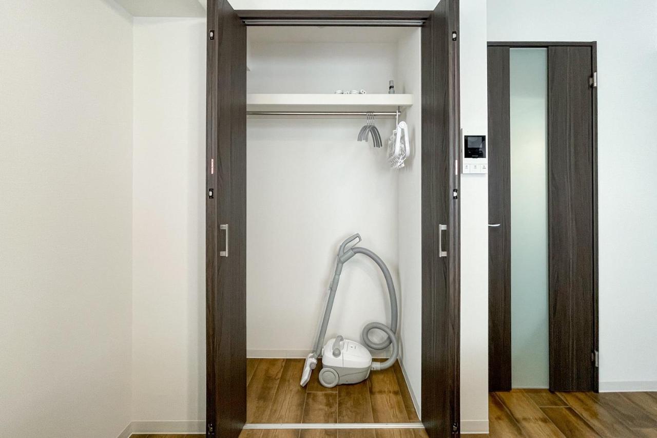 Grandia Shinsaibashi Apartment Osaka Bagian luar foto
